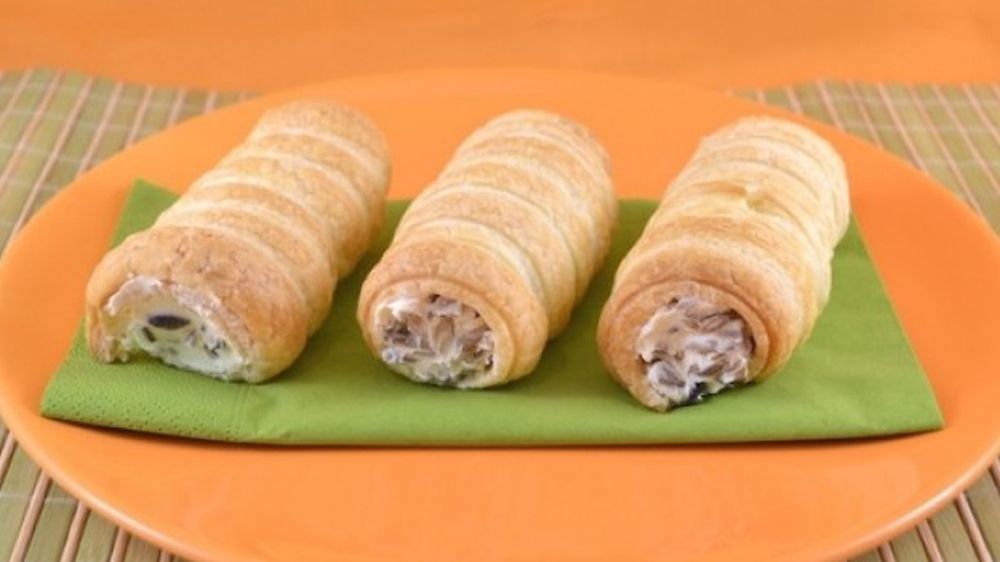Cannoli di gamberi e papavero in salsa zafferano