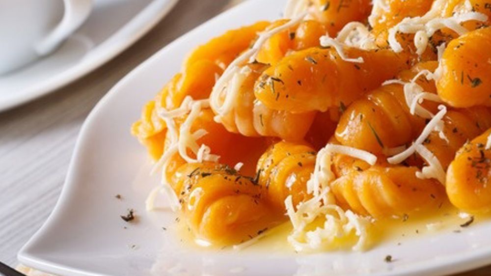 Gnocchi di ricotta alla zucca con burro all’amaretto