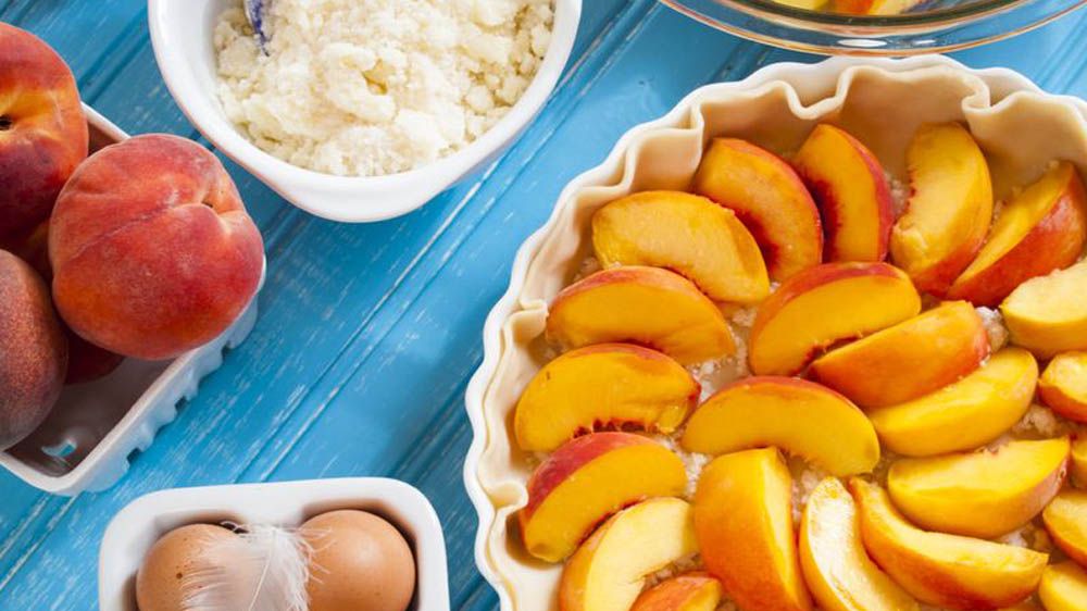 Crostata di pesche e amaretti