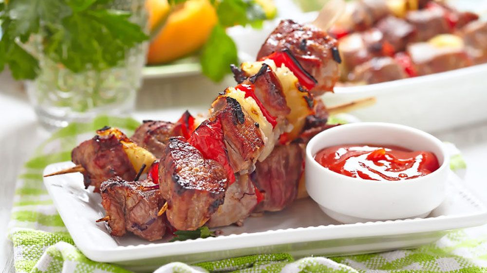 Spiedini di maiale con ananas