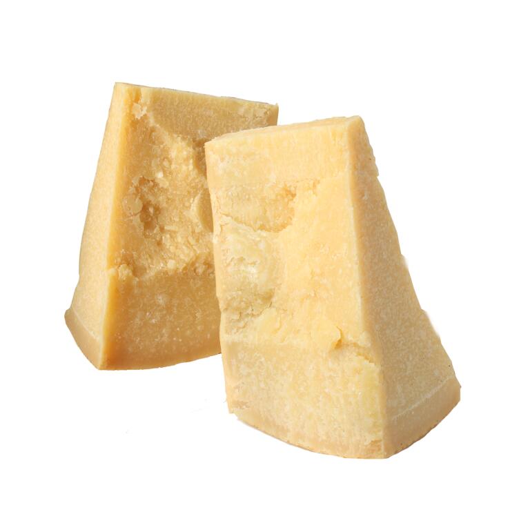 Formaggio Duro Stagionato con latte Italiano